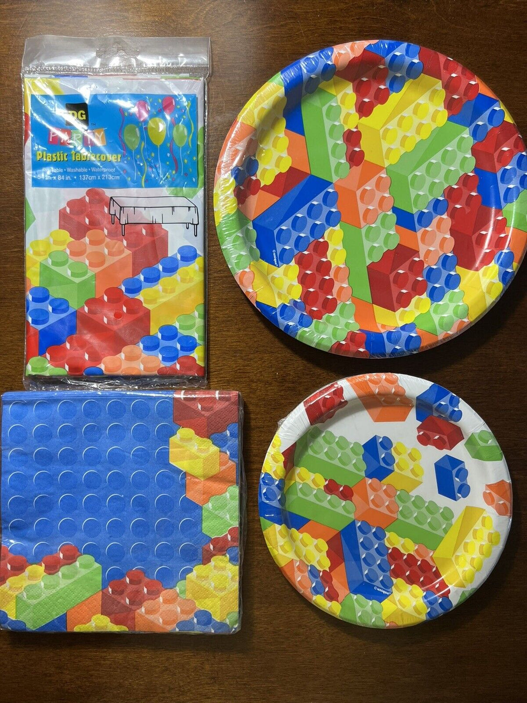 PARTY SUPPLIES 8 BRIGHT BUILDING BLOCK 7" PLATE